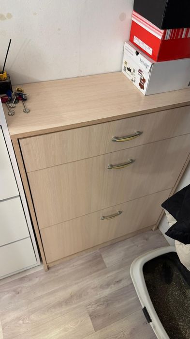 Продаётся обувница