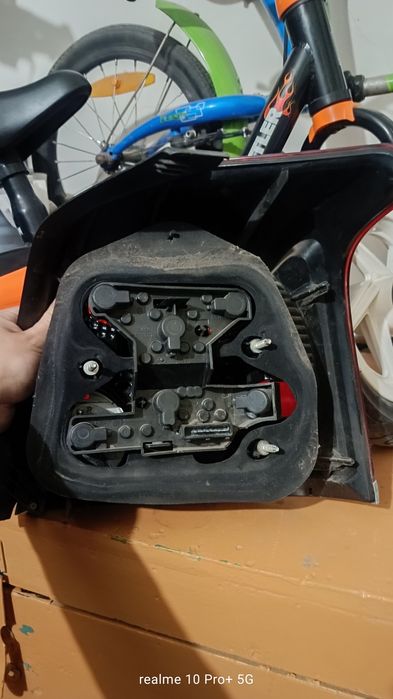 Задняя фара авенсис