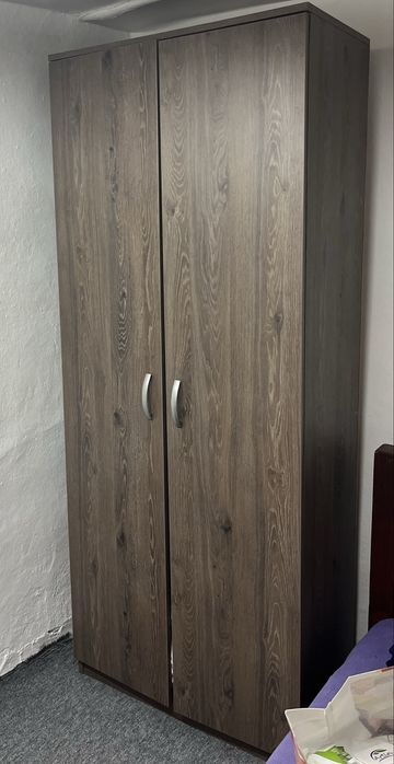 Vand dulap mare 8 rafturi 800 de lei pretul