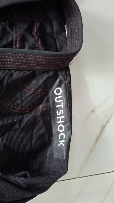 Продавам GI(кимоно) за бойни спортове (BJJ)