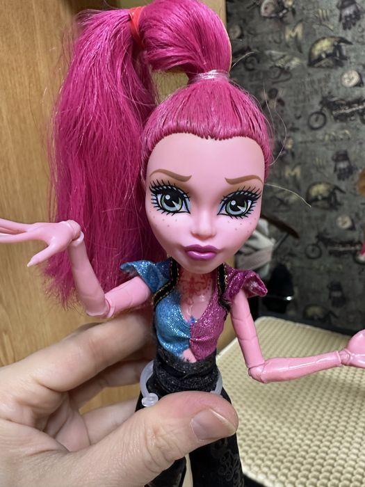 Продам куклу монстр хай!