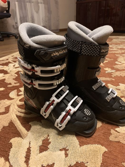 Ботинки горнолыжные