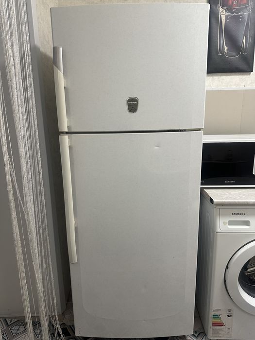 Продам рабочий холодильник