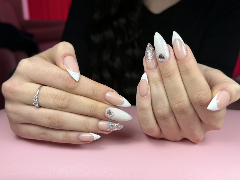 Маникюр и ноктопластика Първомай