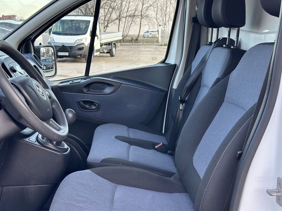 Opel vivaro 2017/tva deductibil/km:reali /unic proprietar