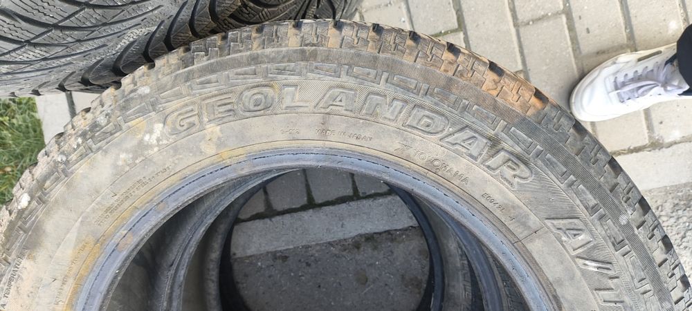 Шины на 225/65/17. Стояли на рав4