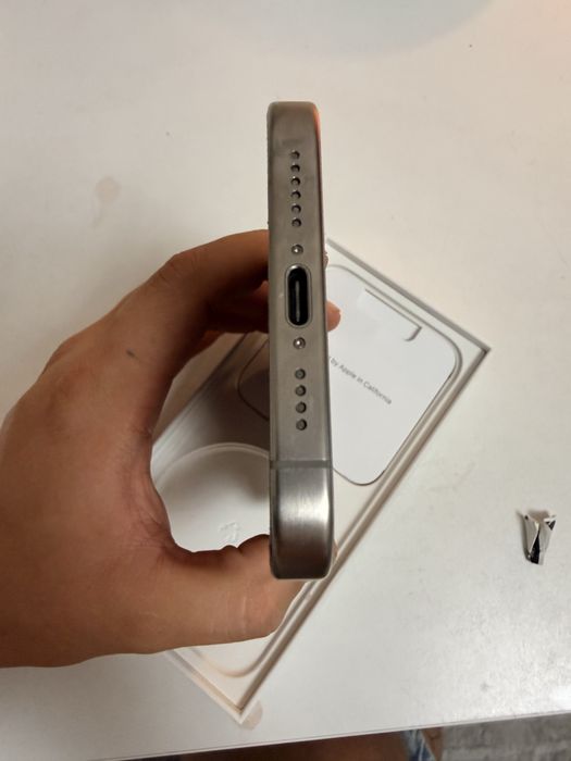 Продам iphone 15 pro max 256gb