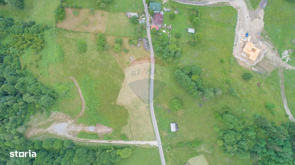 Teren2058mp Dambovicioara la poalele parcului National Piatra Craiului