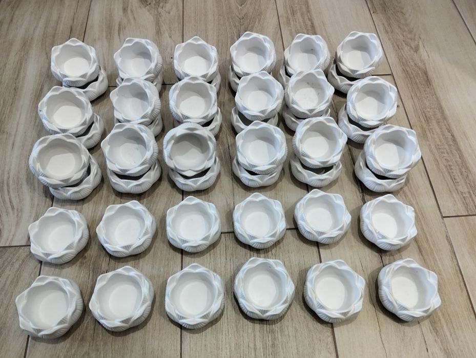 Vând suporți lumanare