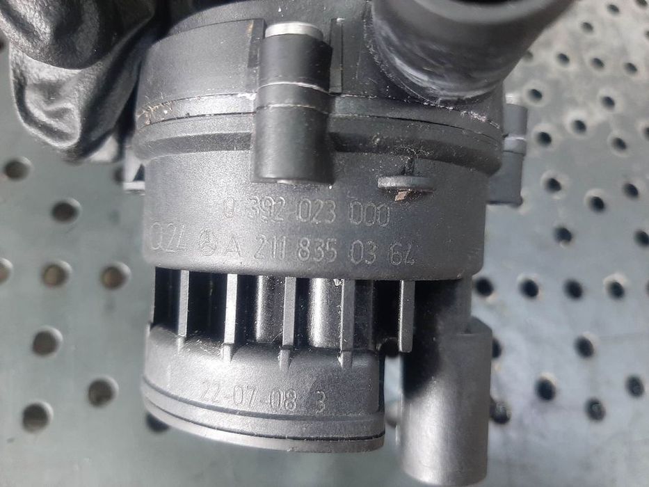 pompa recirculare apa 2.0 cdi mercedes glc c253 coupe   e-class w213  a2118350364