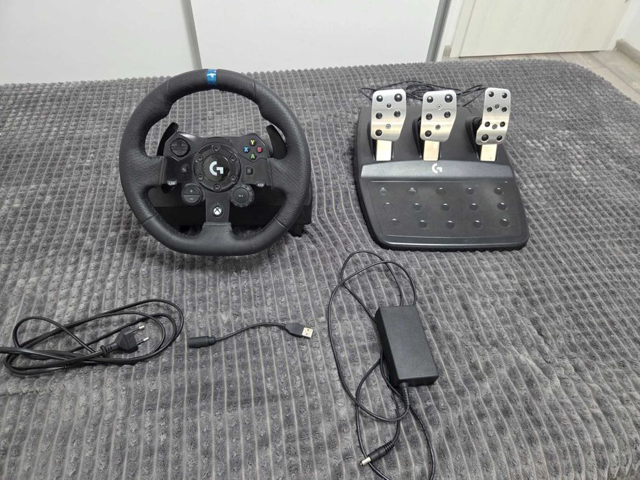 Volan Gaming Logitech G923 TRUEFORCE (PC / Xbox) + Pedale + Cutie