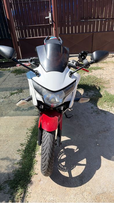 Se vinde honda cbr 125r in stare buna