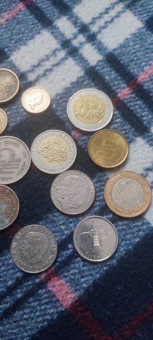 Продам монеты разные