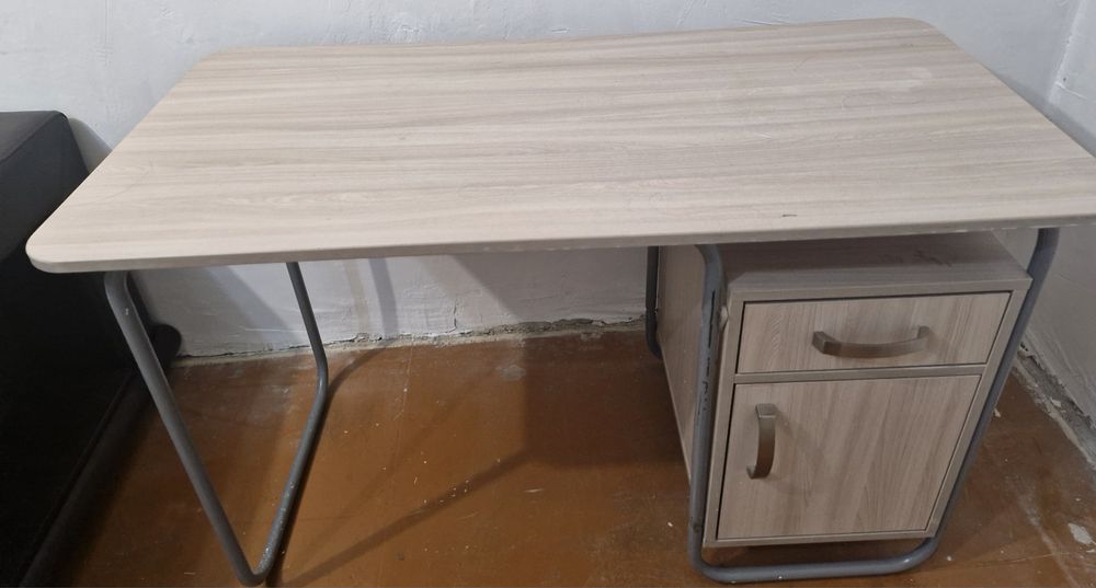 Стол компьтерный