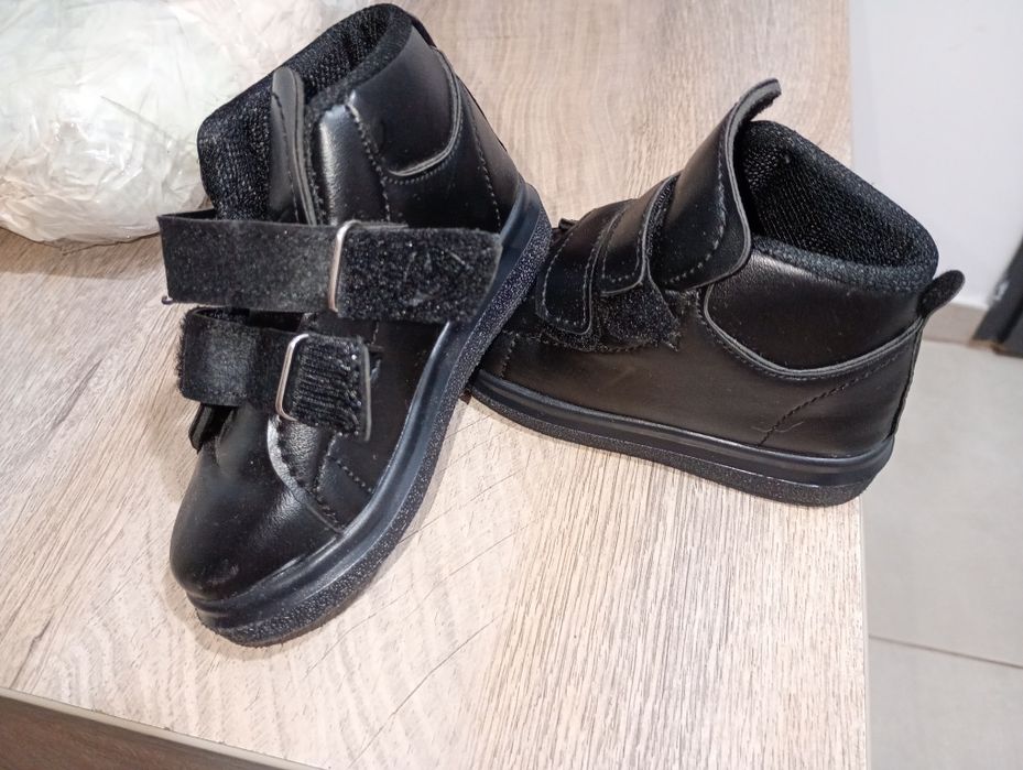 Încălțăminte pentru ploaie