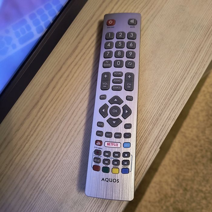 Телевизор Sharp Harman Kardon