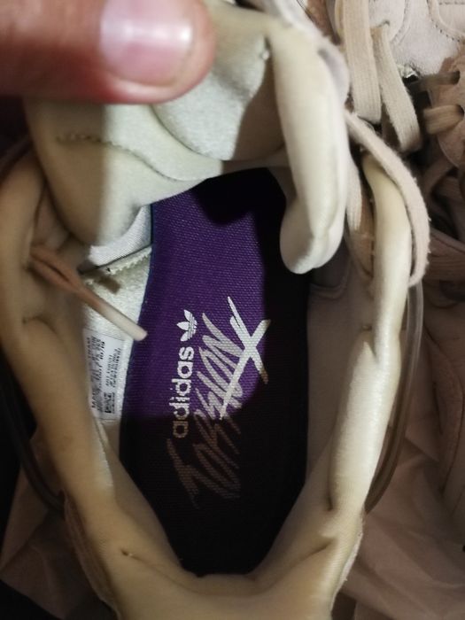 Маратонките са обувани само единпът за проба но се оказаха малки