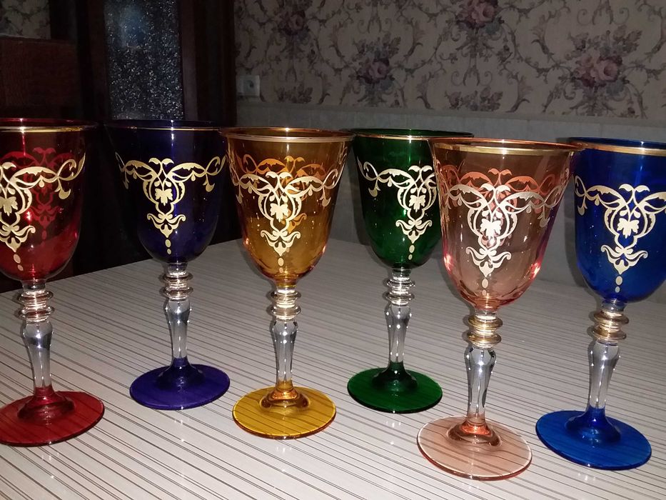 Фужеры. Новые. Цветное стекло.