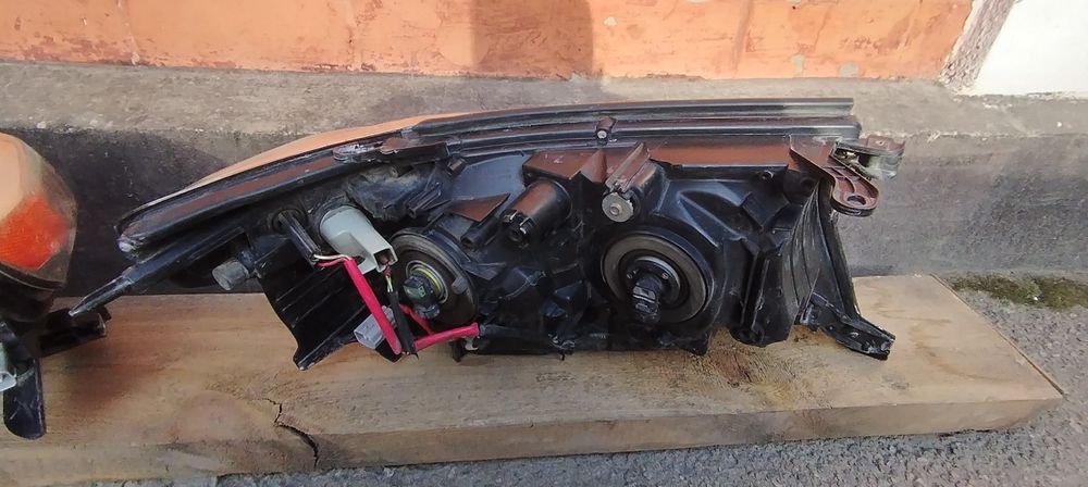 Фары на land Cruiser 200