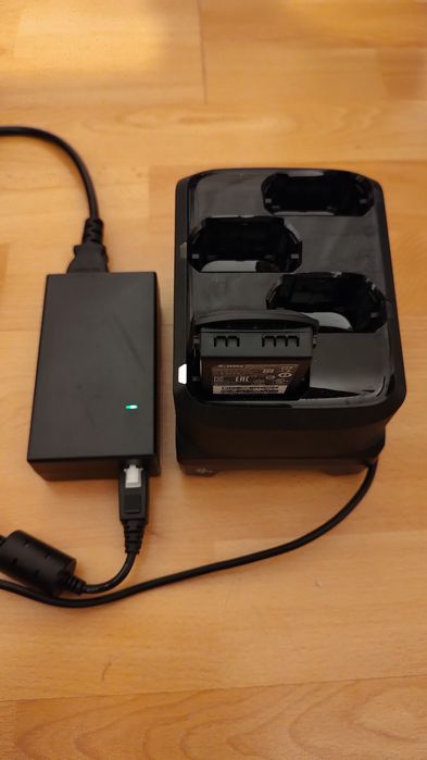 Cradle incarcator, 4 sloturi Zebra SAC-MC33 + sursa / bonus baterie MC