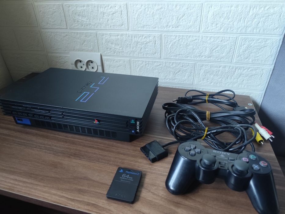 Продам PS2 FAT...