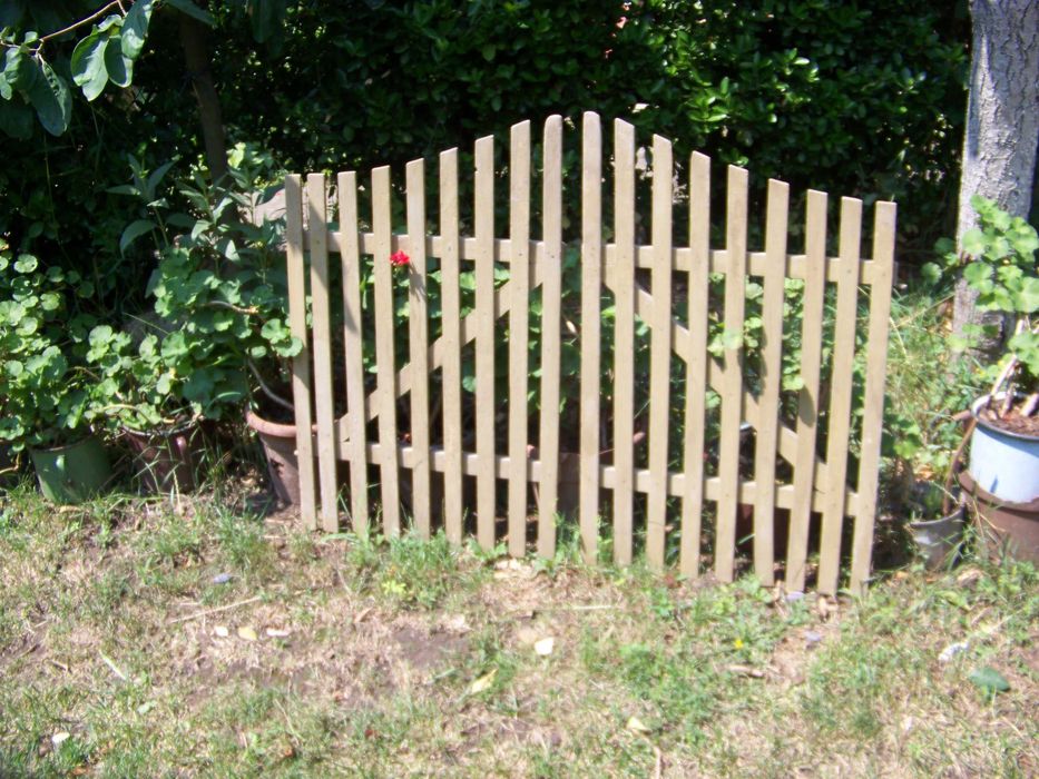 Vând portițe vechi, rustice confecționate din lemn/ de casă săsească