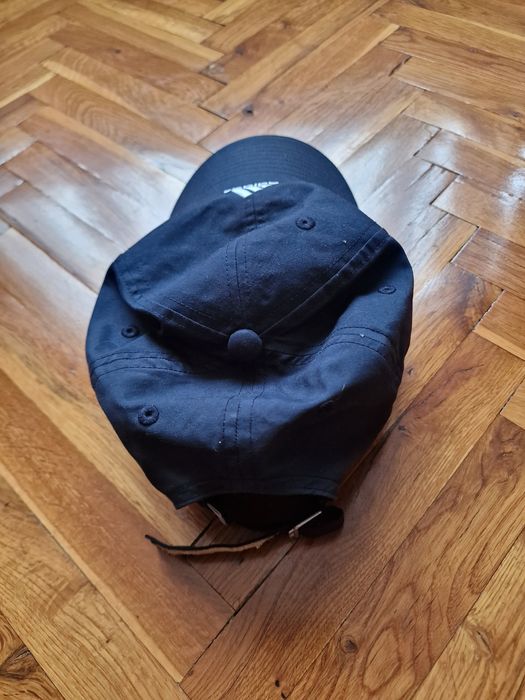Страхотна мъжка шапка с козирка ADIDAS  и UNDER ARMOUR