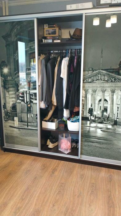 Шкаф купе трехдверный