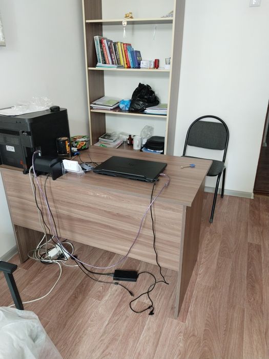 Продается стол б/у дешево