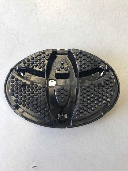 Емблема предна TOYOTA AURIS 2007- 2010 /YARIS 2012/-2017