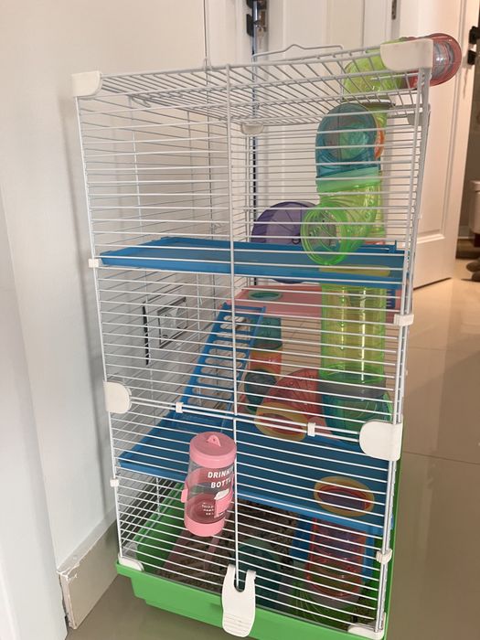 Hamster si cusca supraetajata