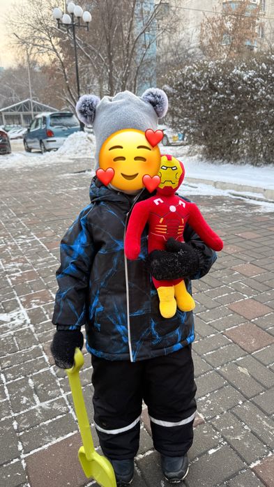 Два Зимних комбинезона (раздельный и слитные) на 4 года.