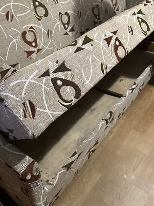 Продам диван за символическую сумму