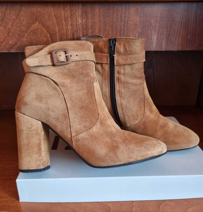 Ghete piele intoarsa, mar. 37-38, impecabile