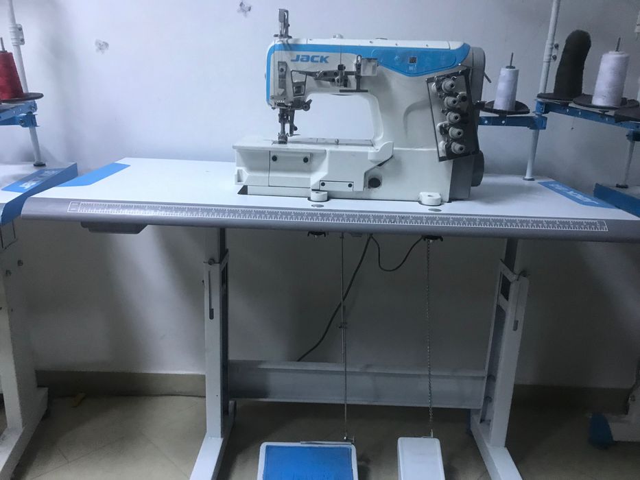 Mașină de cusut Uberdeck Jack W4-D Direct Drive - Ca Nouă (Târgoviște)