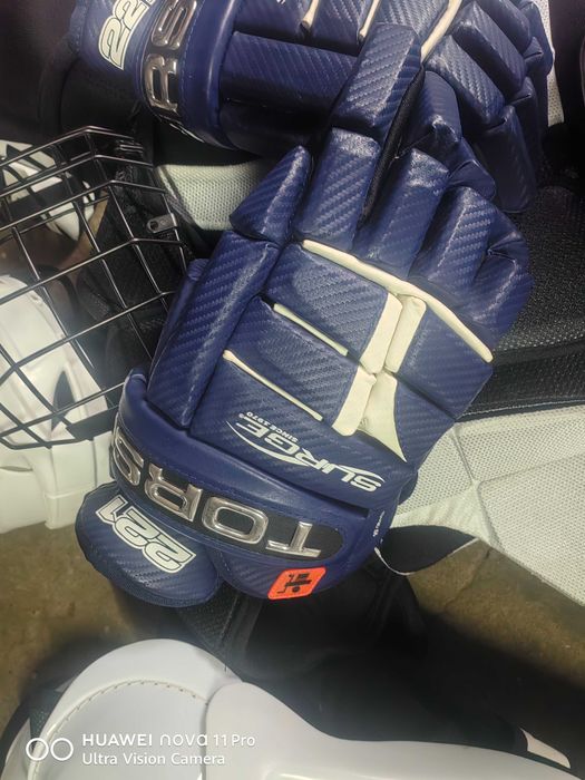 Продам комплект формы для хоккея