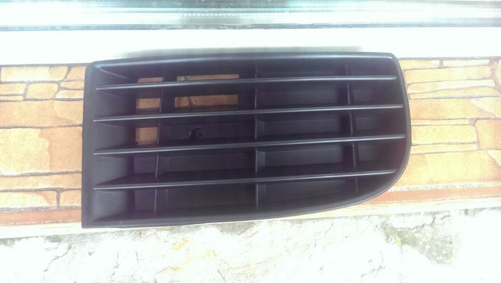 Решетка в броня ГОЛФ 5, VW GOLF 5