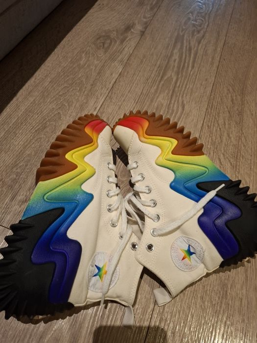 Vând converse in stare foarte bună mărimea 38