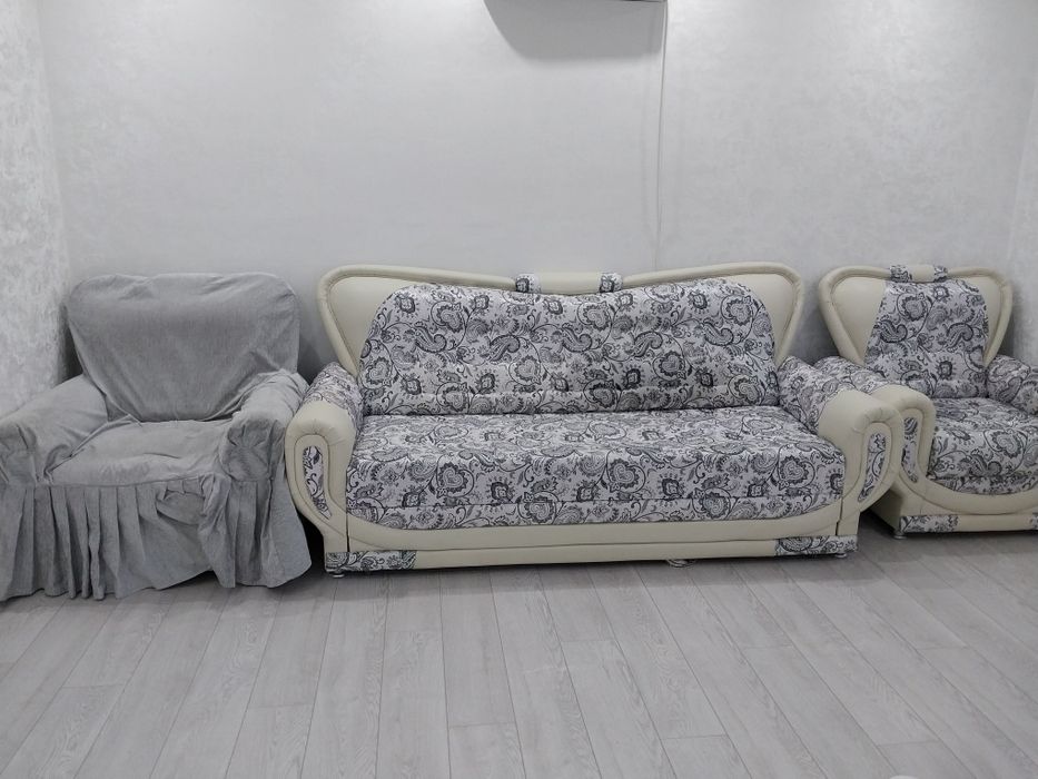 Диван креслосымен сатылады