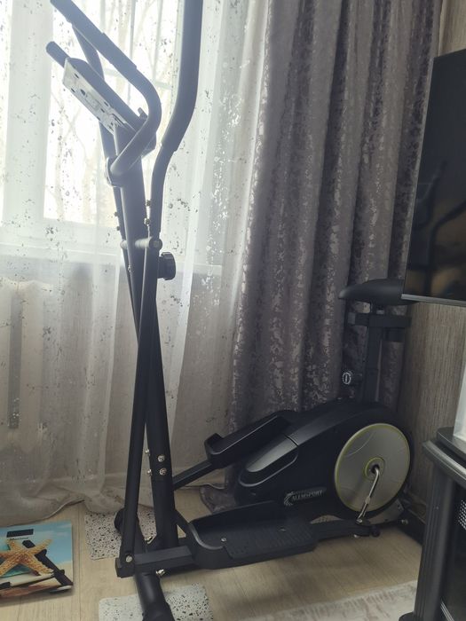 Продам эллиптический тренажёр.
