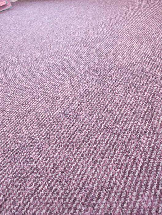 Vând mochetă 3metri/ 2metri 30 in stare perfecta