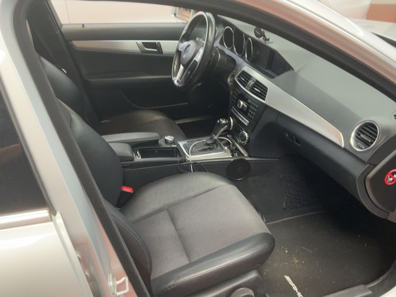 Mercedes-Benz C-Klasse C 200 CDI T BlueEfficiency Avantgarde 2012