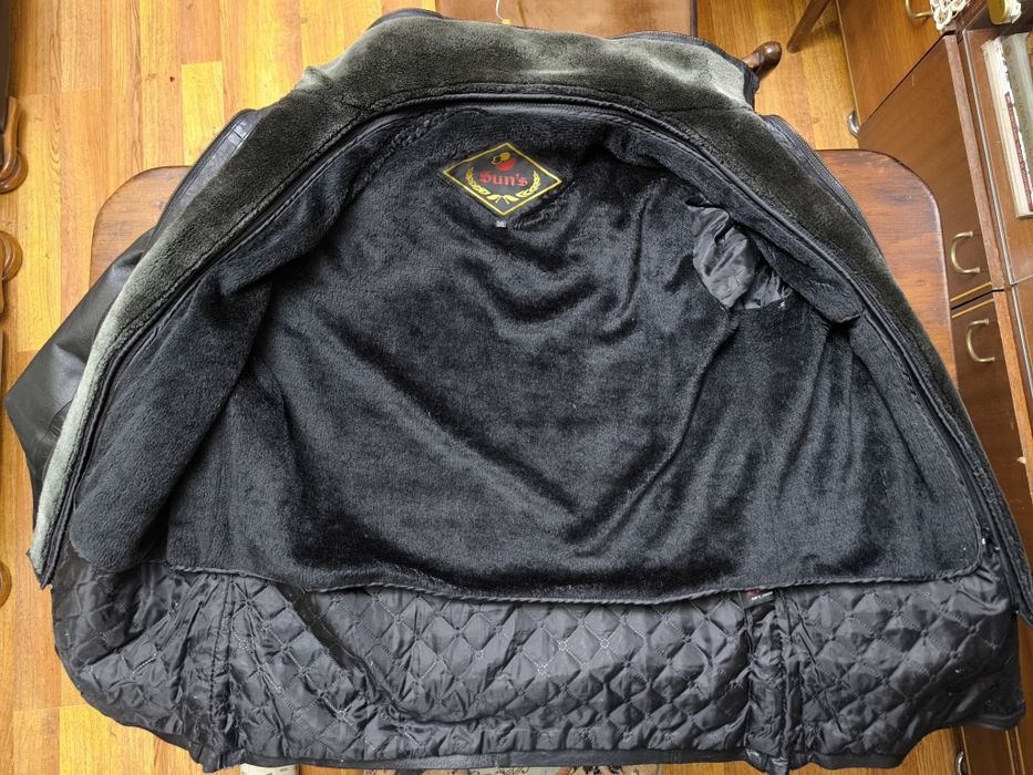 Чисто кожаная куртка.