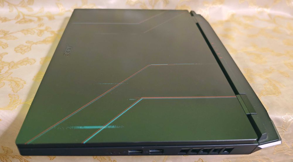 NVidia RTX 4060 8GB/Intel Core i7-12650H/16GB RAM/1024GB SSD/15.6 144hz FHD+ IPS/Acer Predator Nitro 15 rgb keyboard gaming laptop геймърски лаптоп