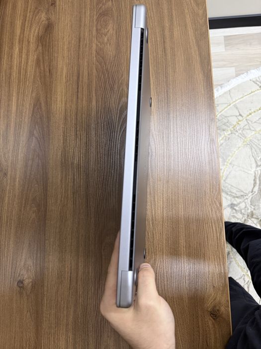 Продам Macbook pro 16 2 pro