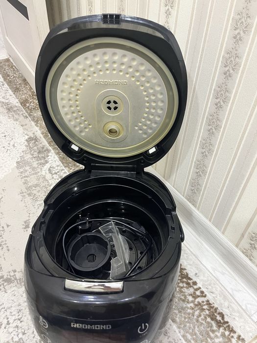 Мультиварка Redmond