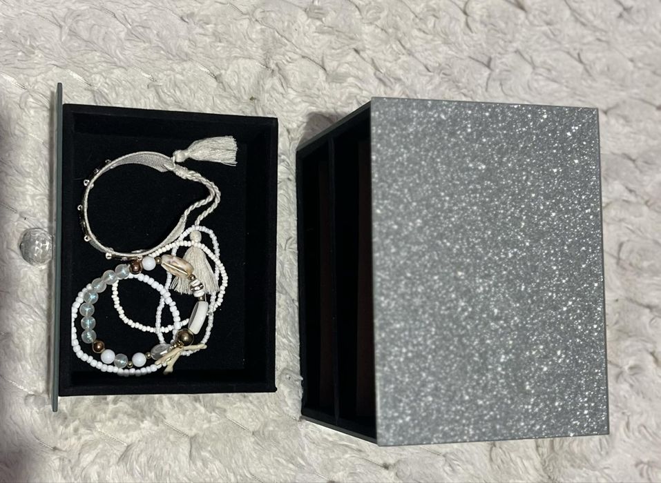 Блестяща кутия за бижута