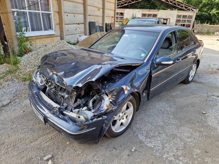 Mercedes W203 C220CDI 143кс 611 ръчка седан НА ЧАСТИ!