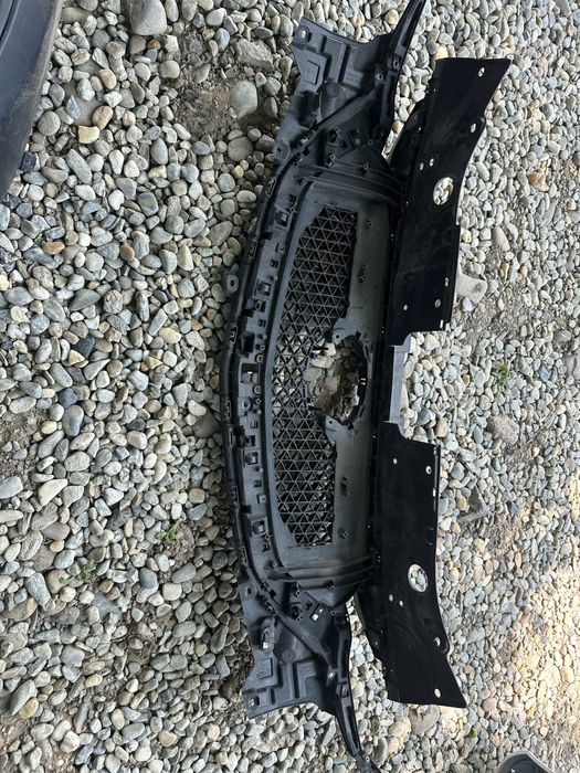 Grilă radiator mazda cx5.