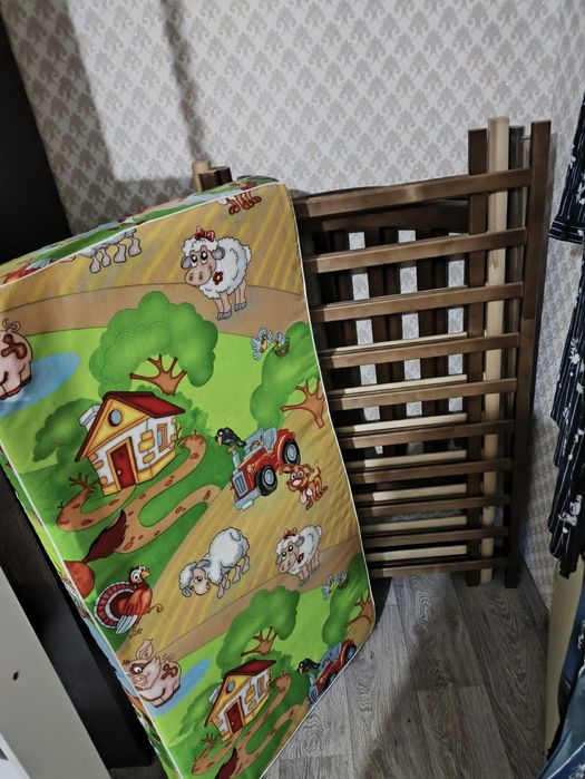 Продам детскую кроватку